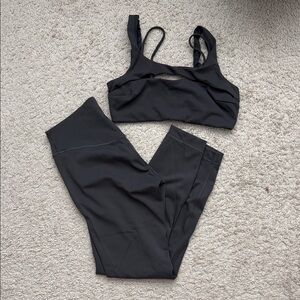 Lululemon Set (Wunder Under SmoothCover Gray)